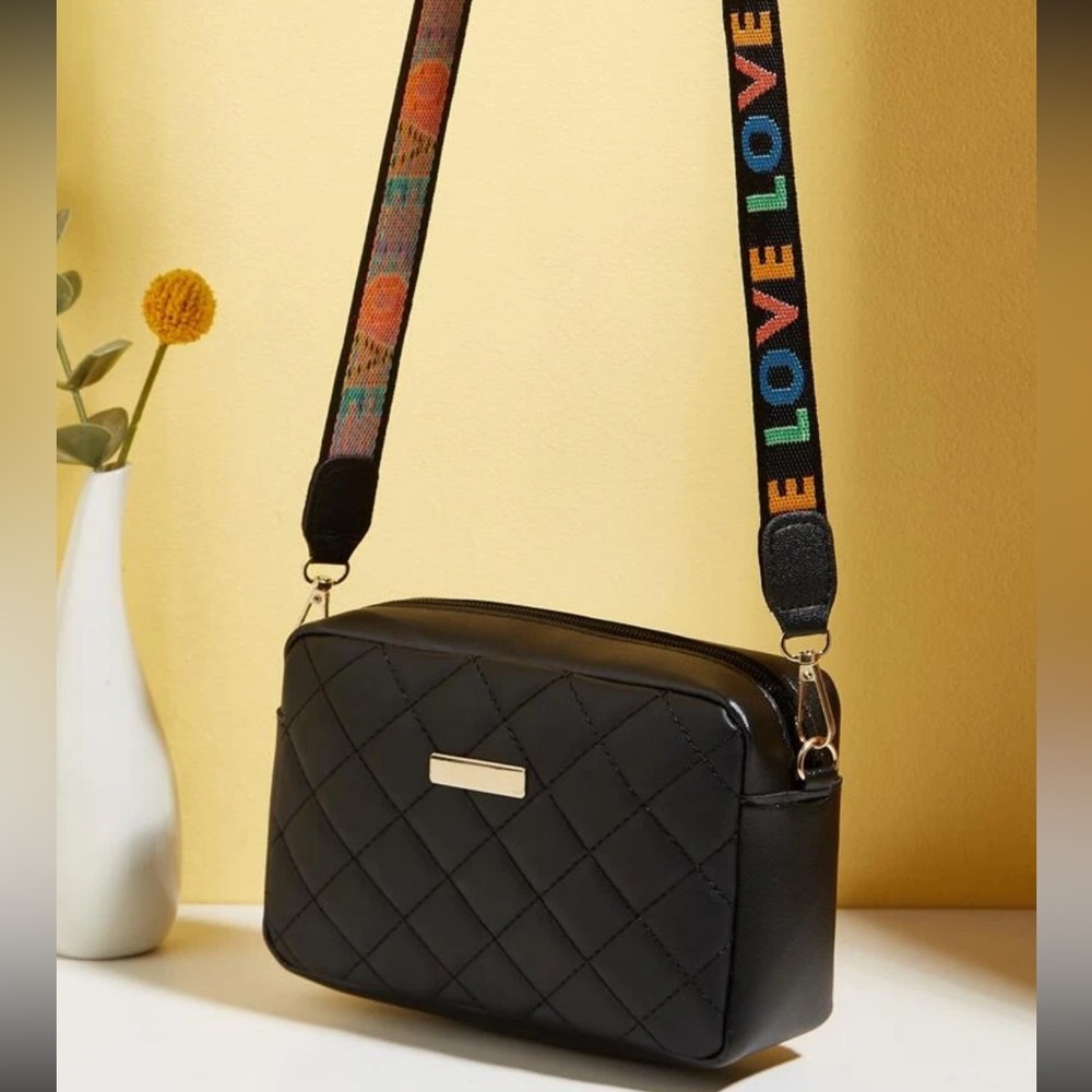 NWOT BLACK  Quilted w/ Multicolor LOVE Strap Purse Small/Med Bag - Picture 5 of 7